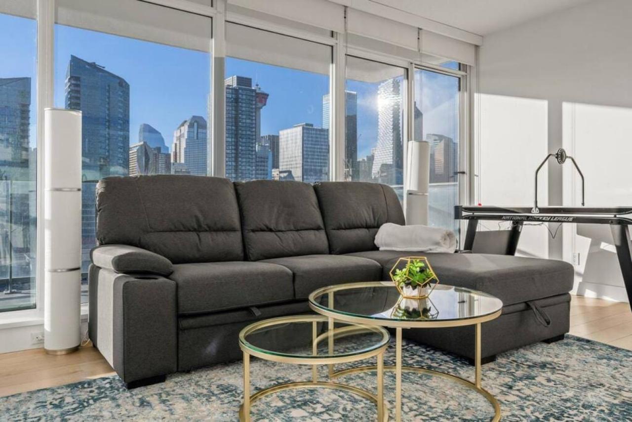 Luxury Apartment On The 9Th Floor Near Stampede, Complimentary Wine, 2 Car Ug Parking YYC Exteriör bild