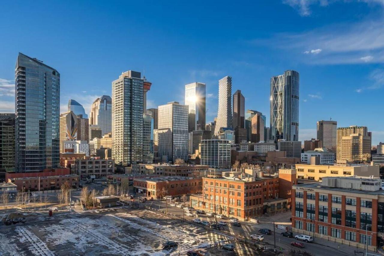 Luxury Apartment On The 9Th Floor Near Stampede, Complimentary Wine, 2 Car Ug Parking YYC Exteriör bild
